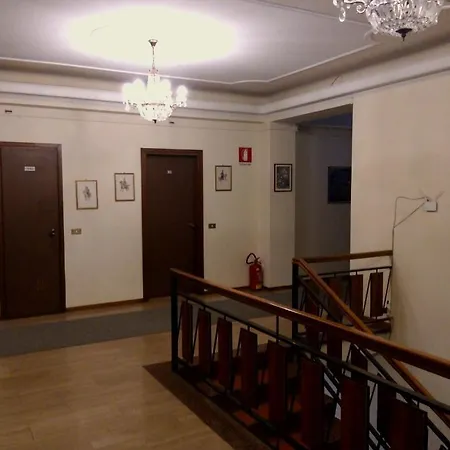 Astron Hotel 3*